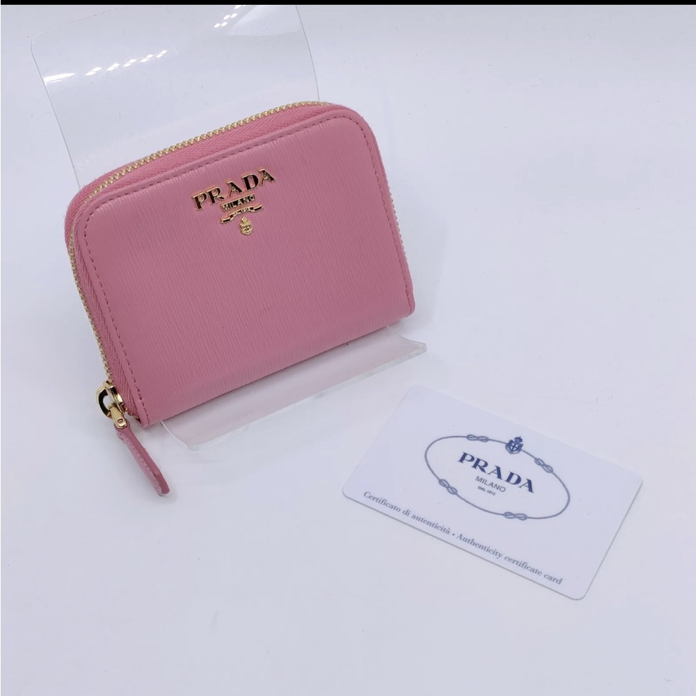 🌸 💯 Authentic PRADA Pink Saffiano Leather Compact Wallet like New Condition 💝